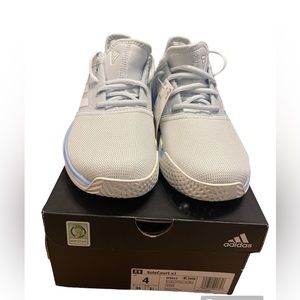 Adidas Solecourt Bl/Wh Junior Size 4.0